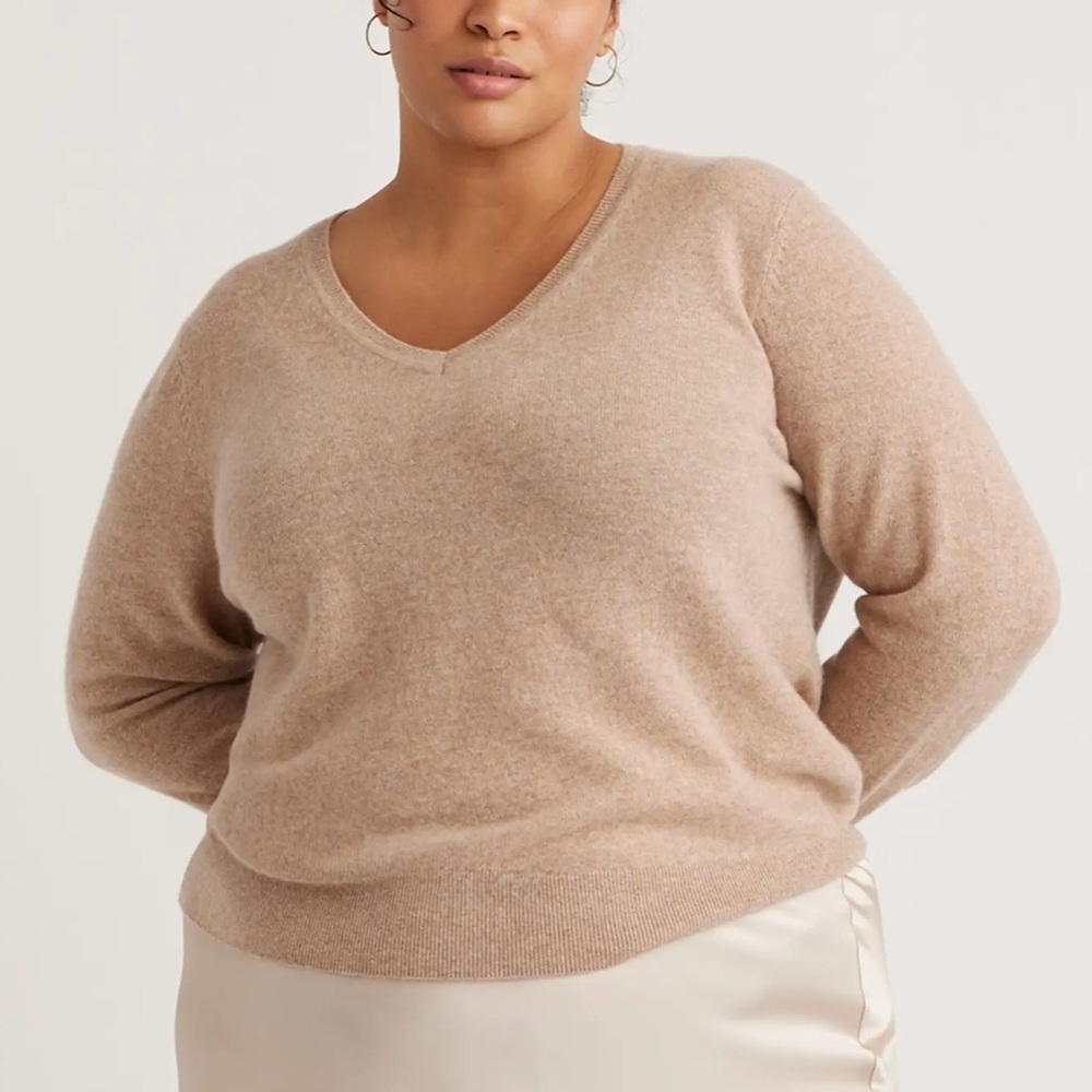 Quince Mongolian Cashmere V-Neck Sweater Lightweight Cozy Boxy Knit Tan